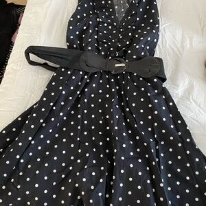 Women’ Plus Size Polka Dot Black and White Sleeveless Dress